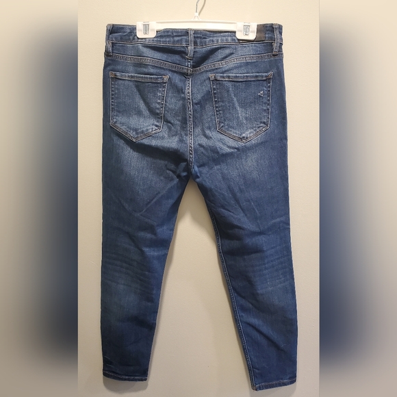 HIDDEN | High Rise Dark Wash Clean Hem Skinny Jeans in Size 31 - Picture 3 of 11